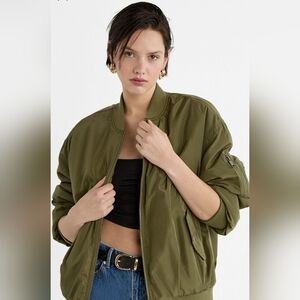 Stradivarius kaki bomber